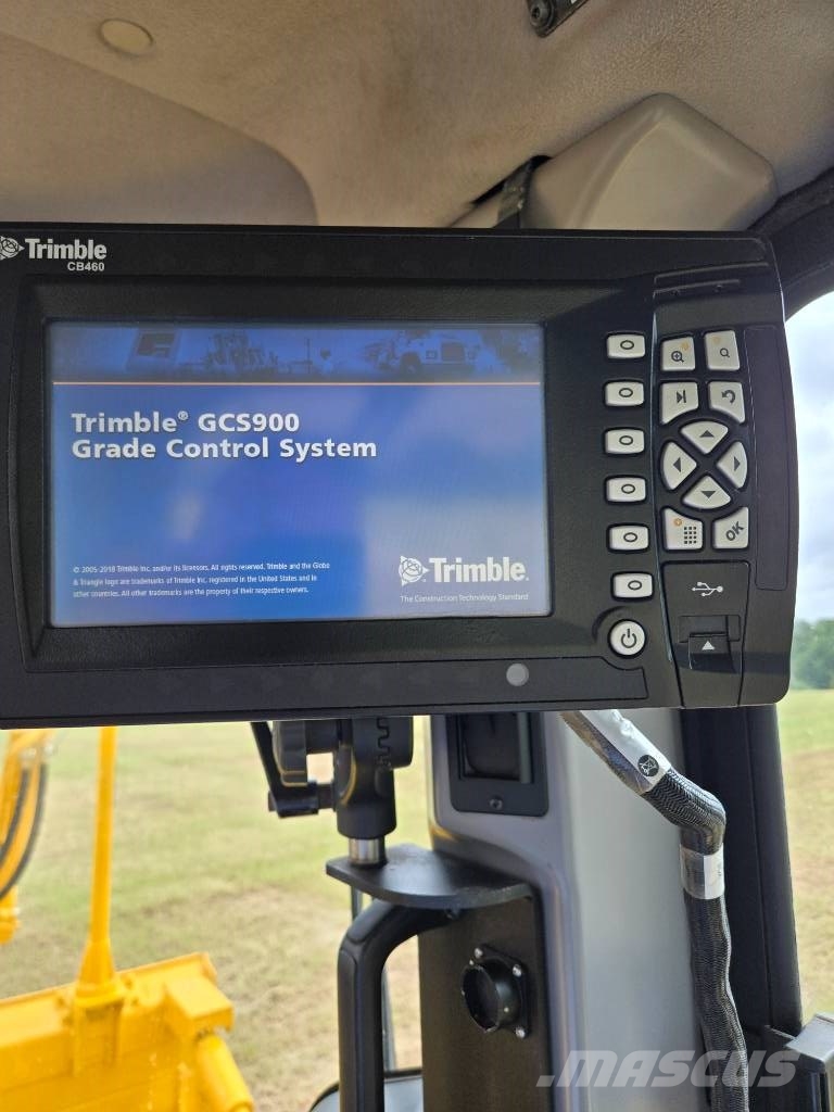 Komatsu DX 65 PX-18 بلدوزرات مجنزرة