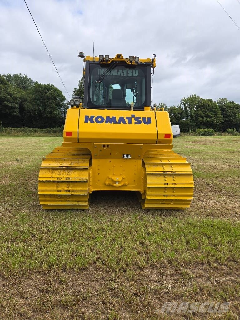 Komatsu DX 65 PX-18 بلدوزرات مجنزرة