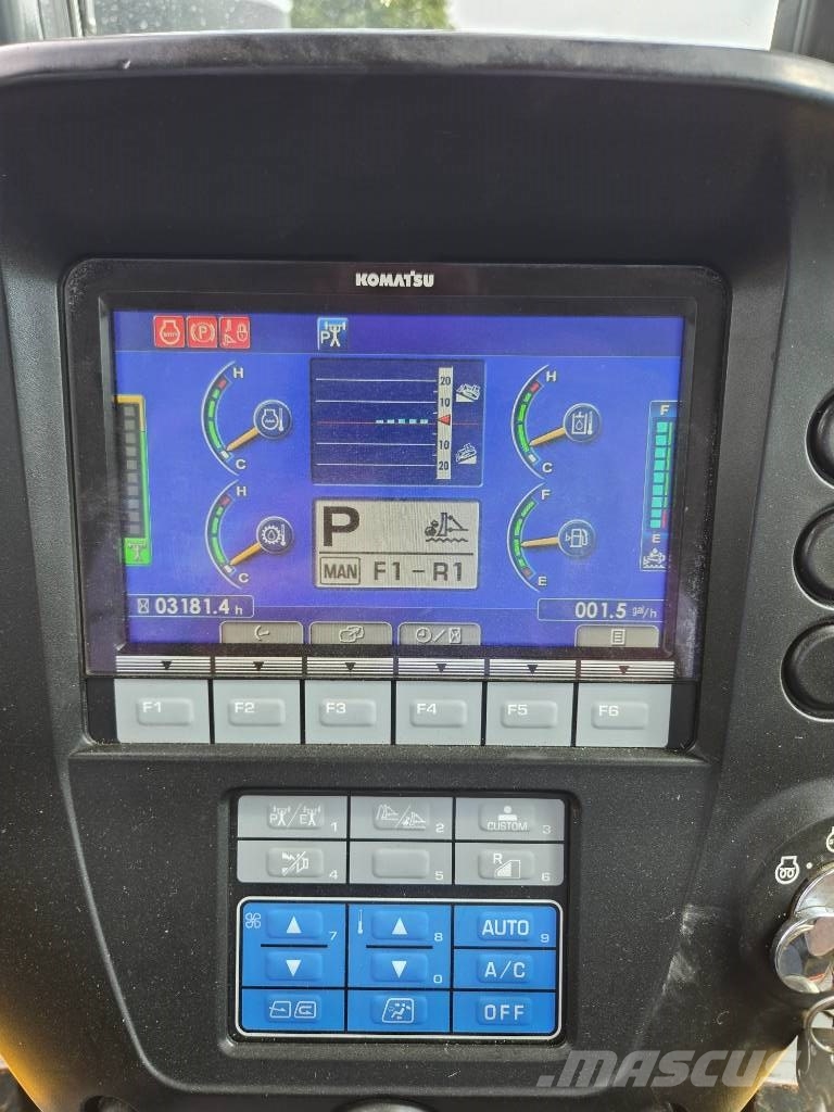Komatsu DX 65 PX-18 بلدوزرات مجنزرة