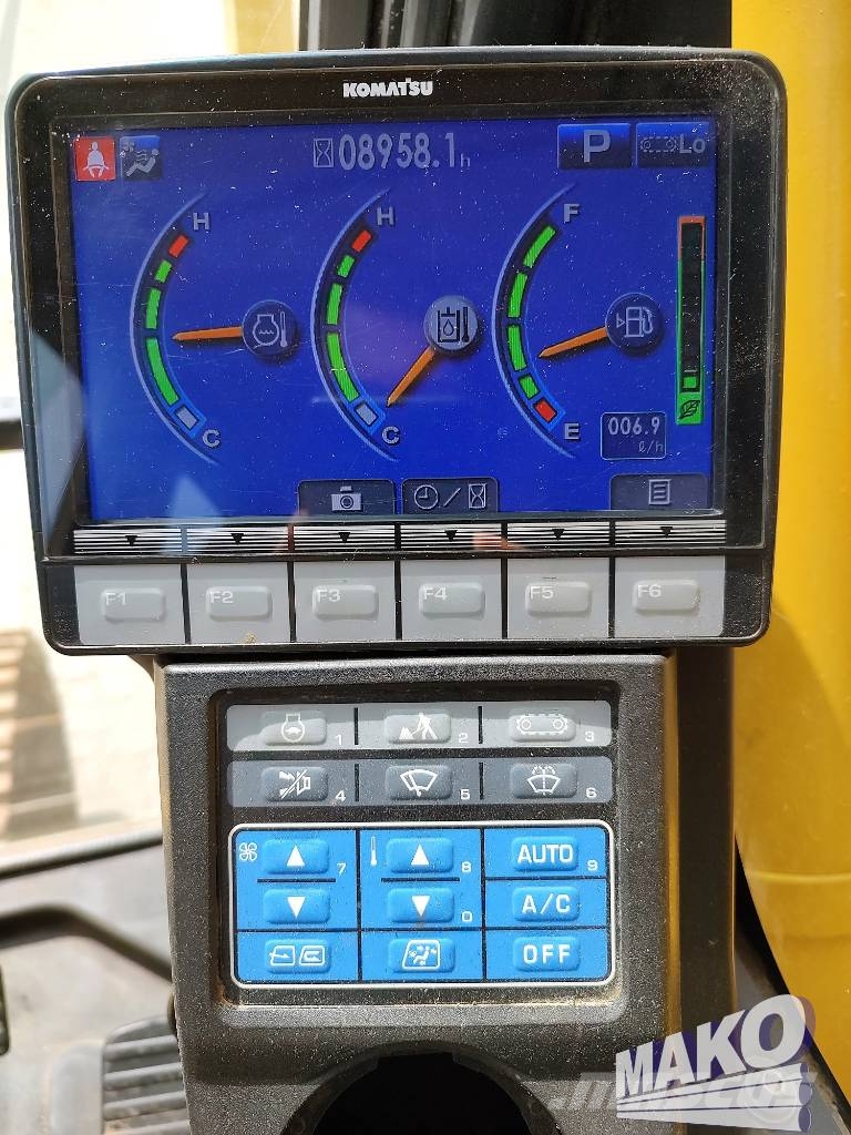 Komatsu PC 240 LC-10 حفارات زحافة