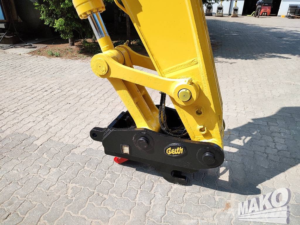 Komatsu PC 240 LC-10 حفارات زحافة