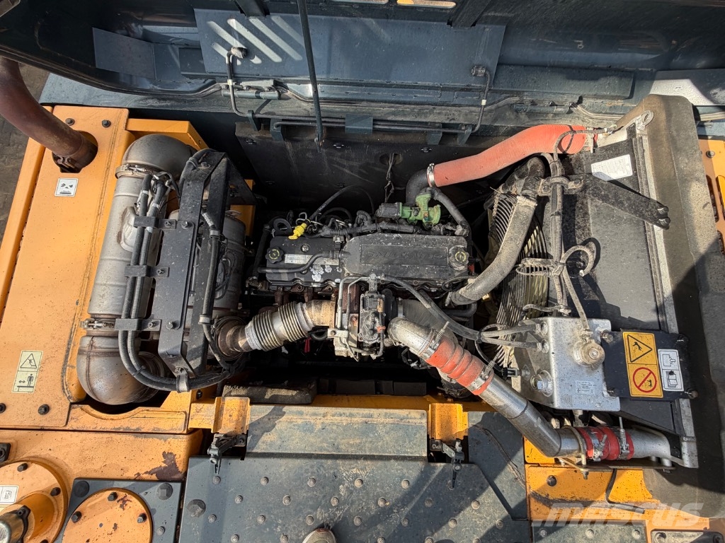 Hyundai HX 260 L Pásová rýpadla