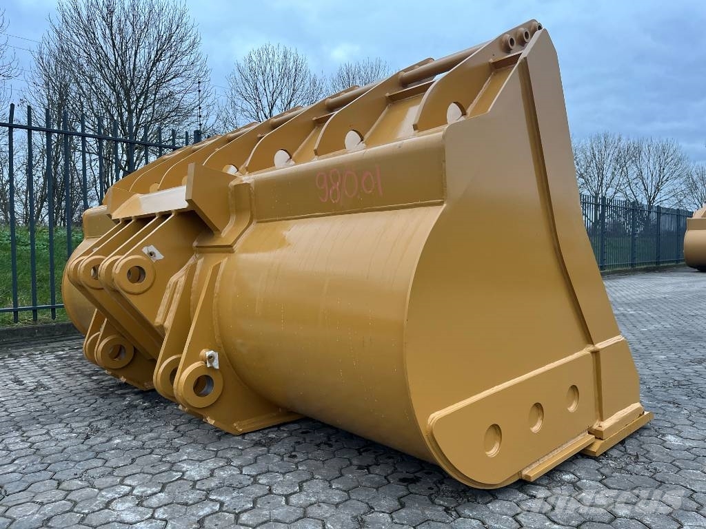 CAT 980 GP bucket with straight cutting edge Buckets