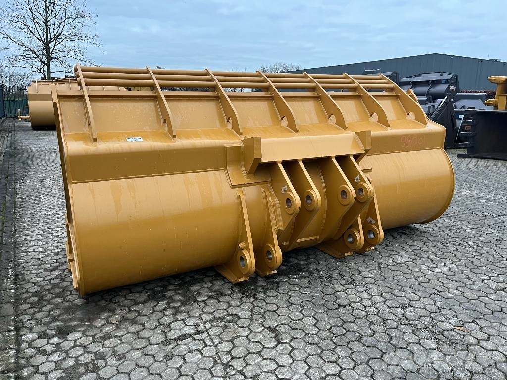 CAT 980 GP bucket with straight cutting edge Buckets