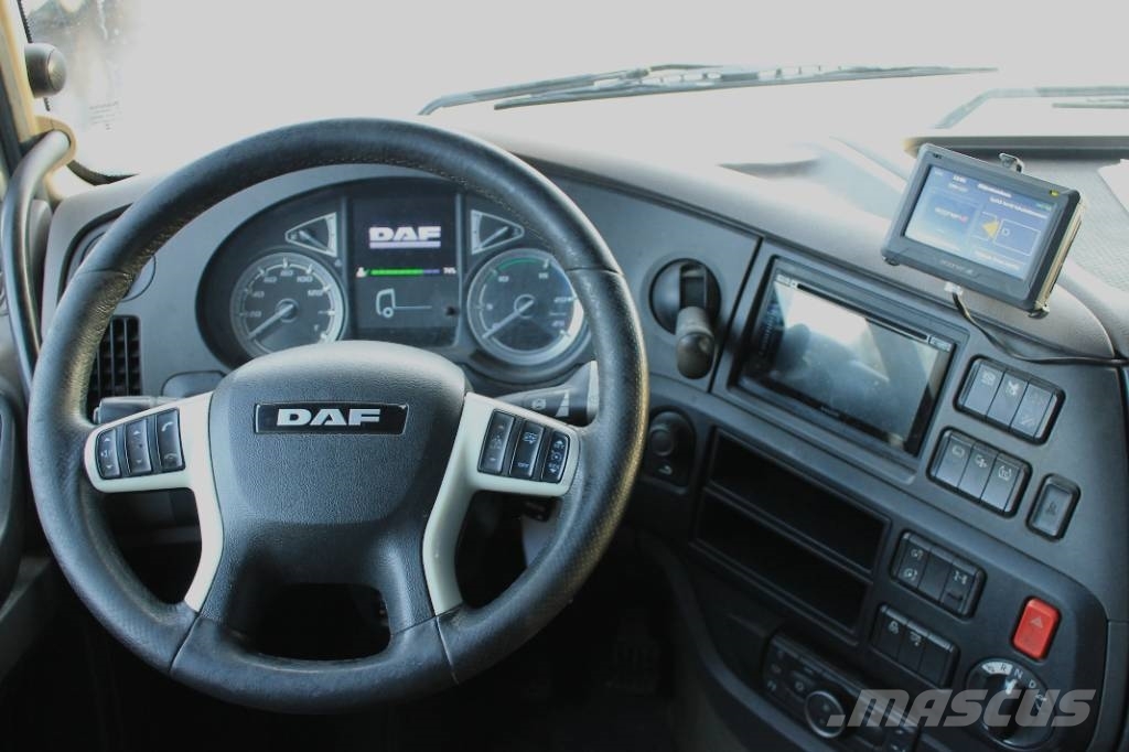 DAF XF 530 FTS 曳引機組件