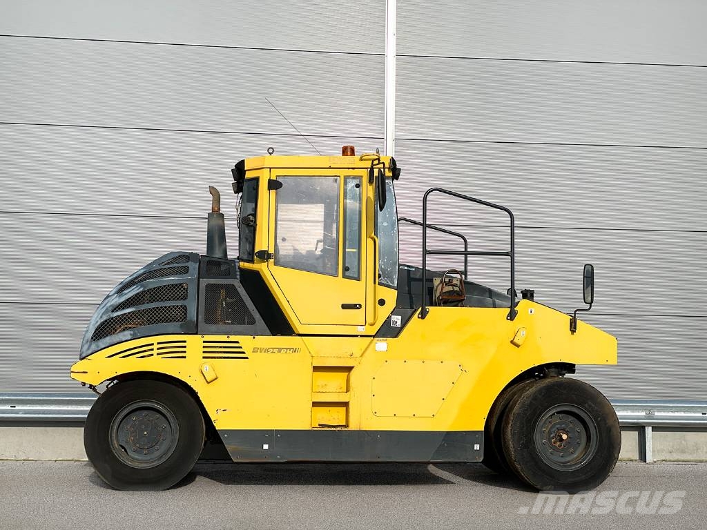 Bomag BW 25 RH Pneumorehvidega rullid