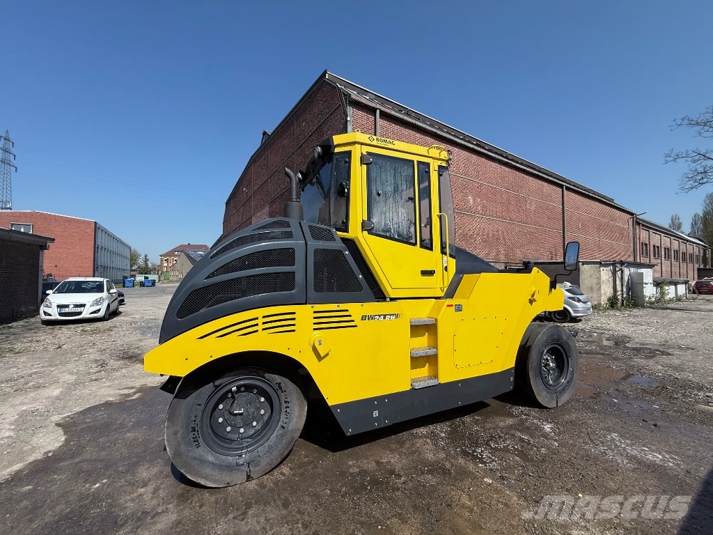Bomag BW 24 R H Пневматични гумени ролки
