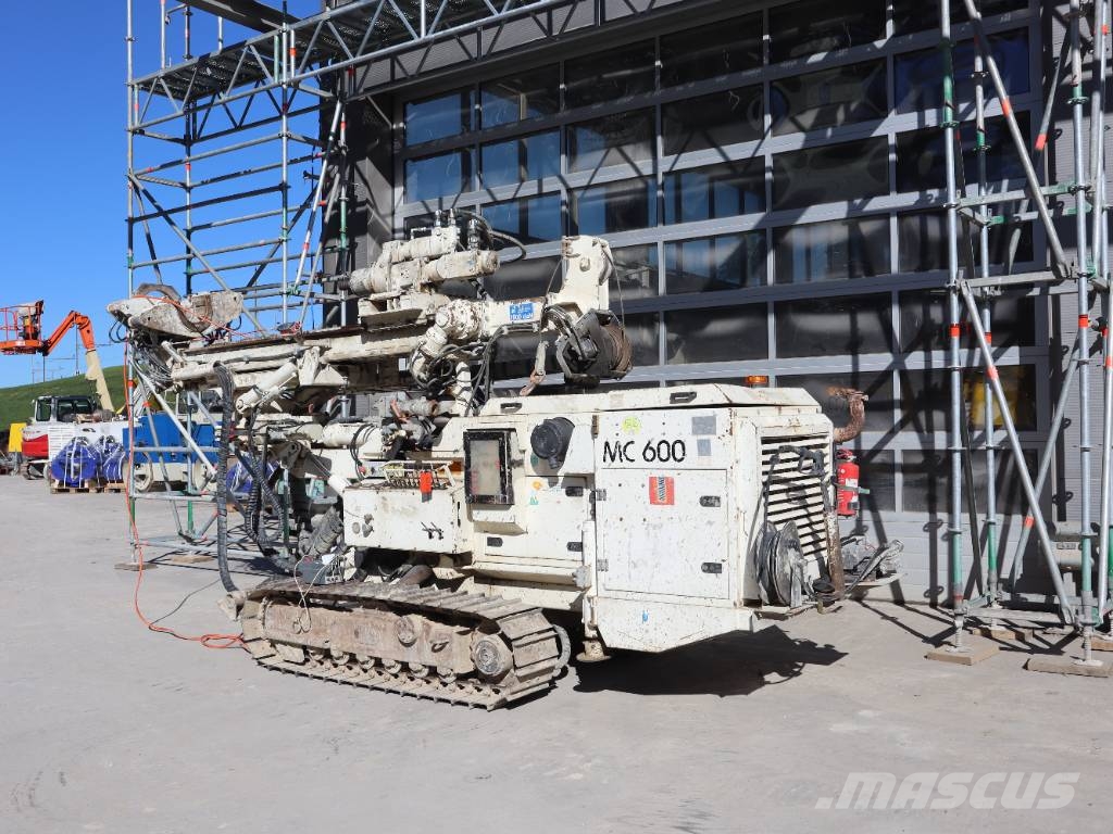 Comacchio MC 600 Анкерни сондажни платформи