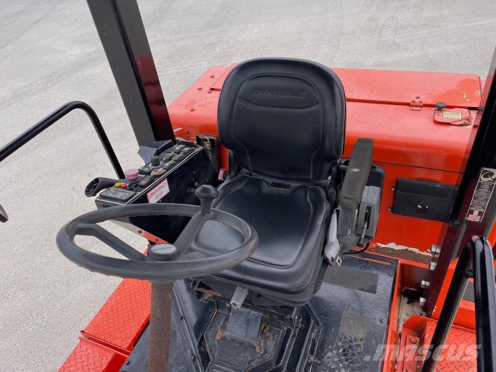 Dynapac CP 142 胶轮压路机