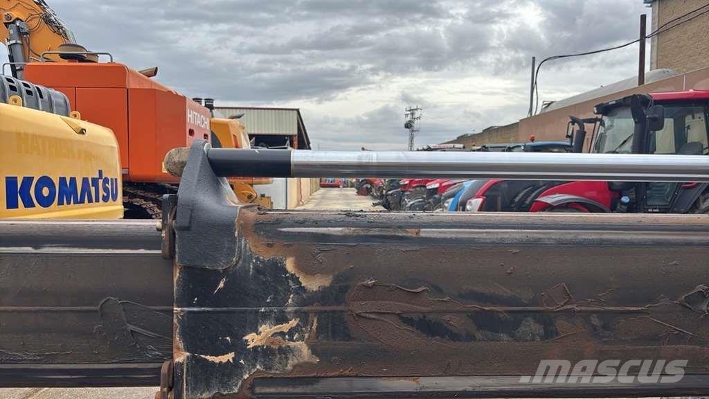 Manitou MT 1335H مناولات متداخلة