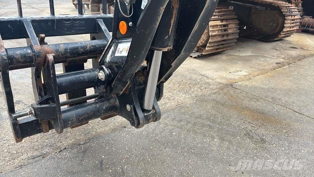 Manitou MT 1335H مناولات متداخلة