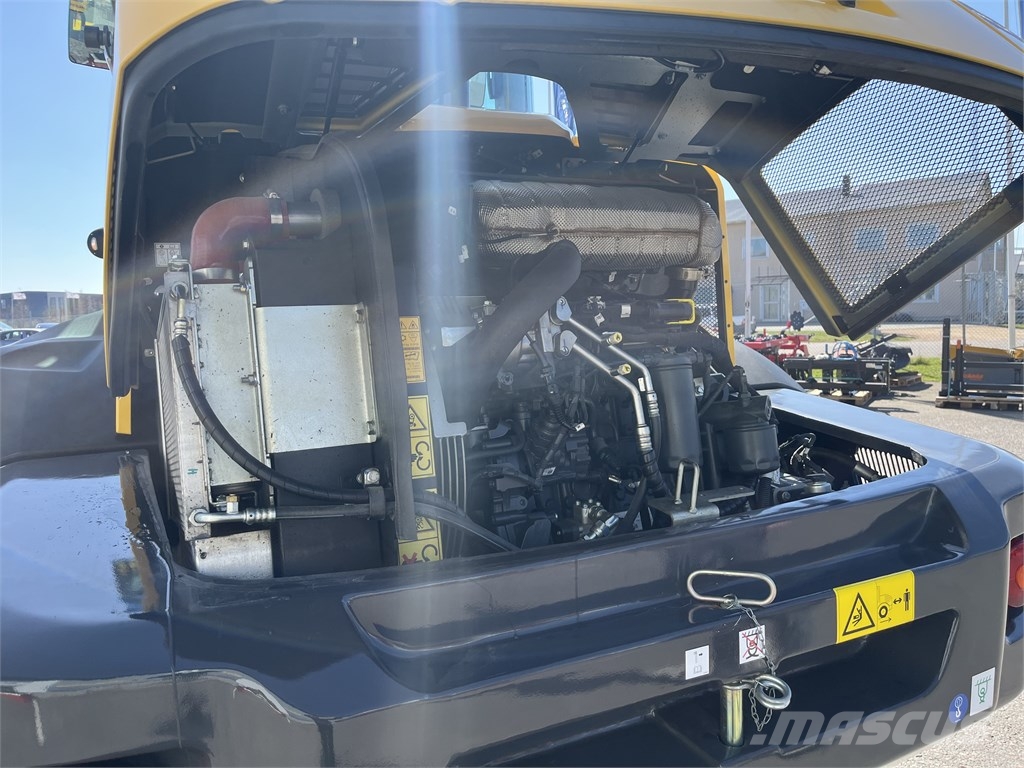 New Holland W 100D Telehandlers