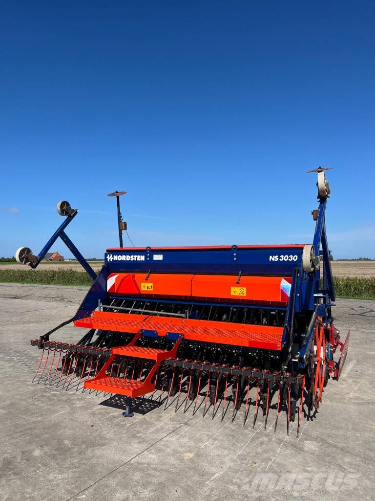 Lely/Nordsten 300-35 & NS3030 zaaicombinatie Drillmaschinenkombination