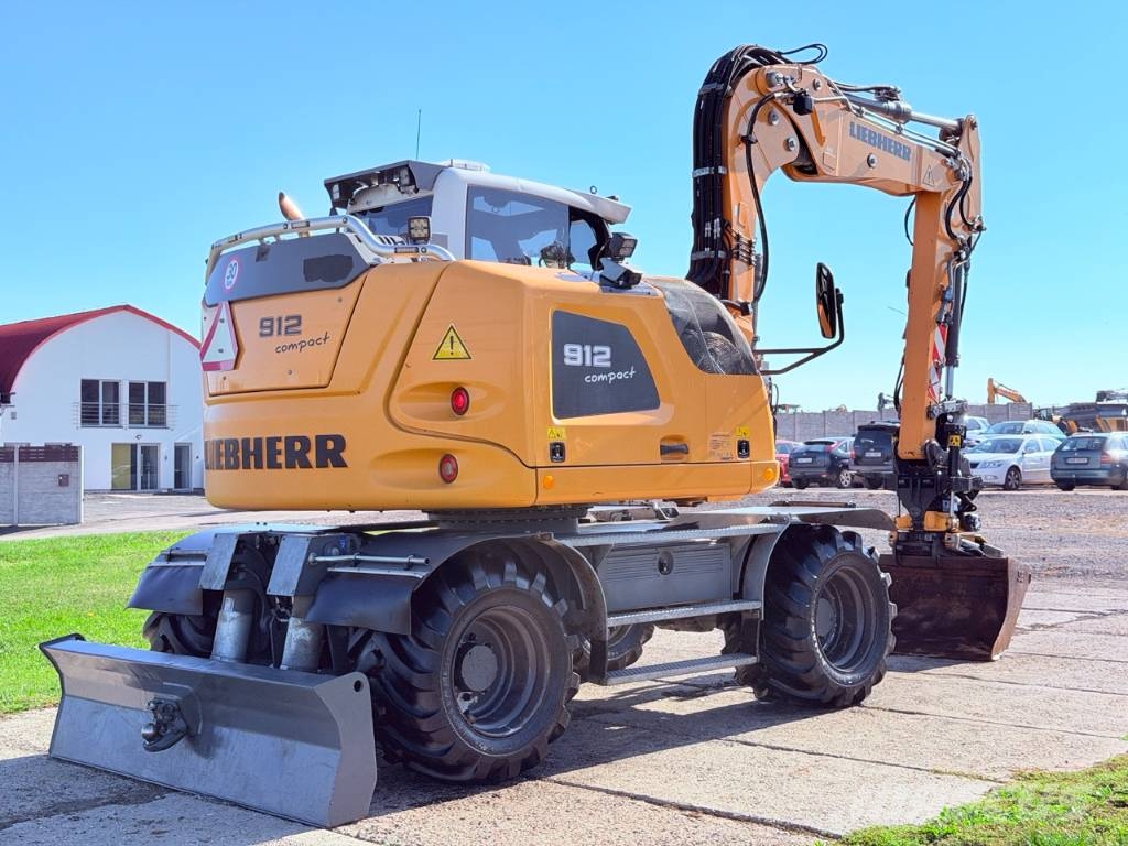 Liebherr A 912 Compact Litronic Kolová rýpadla