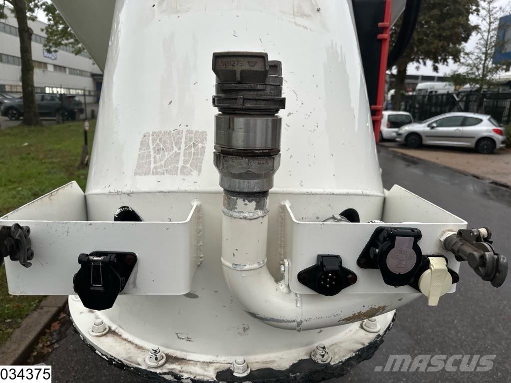 Feldbinder Silo 36.000 liter 1 Compartiment Tanker semi-trailers