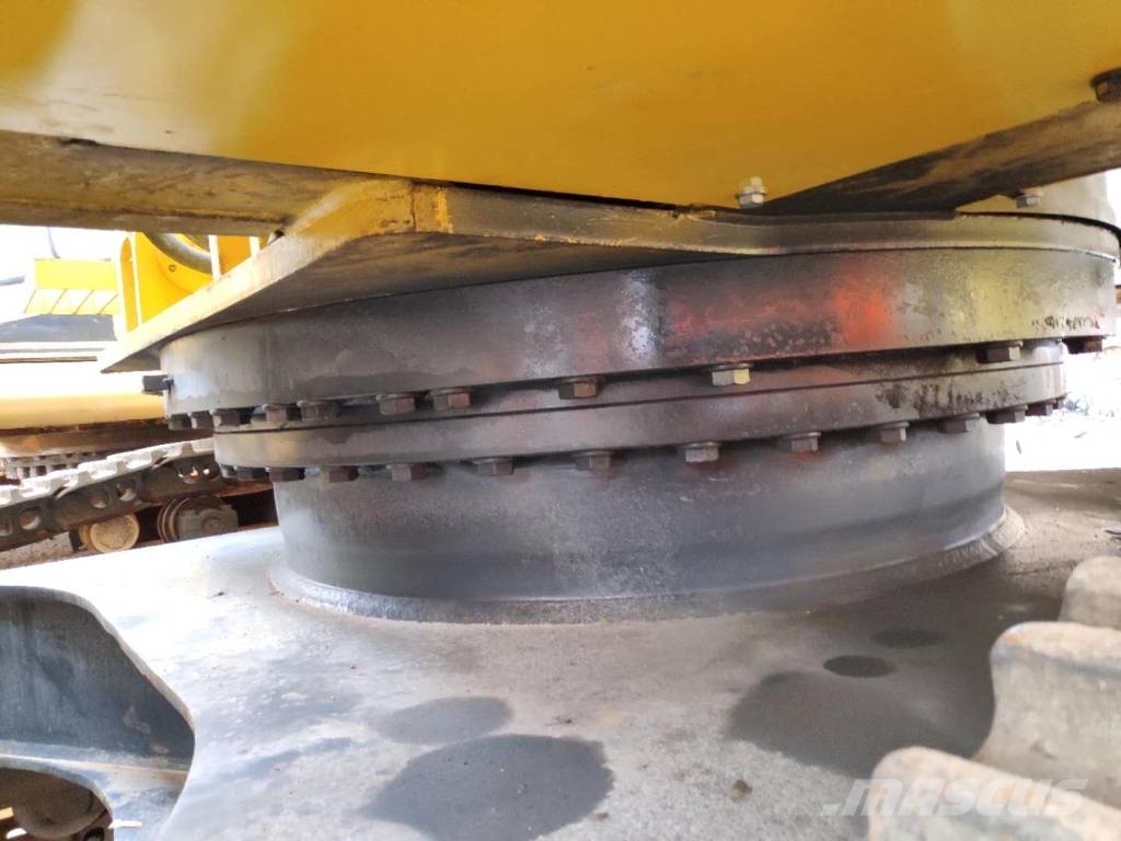 Komatsu PC 300-7 construction excavator Εκσκαφείς με ερπύστριες