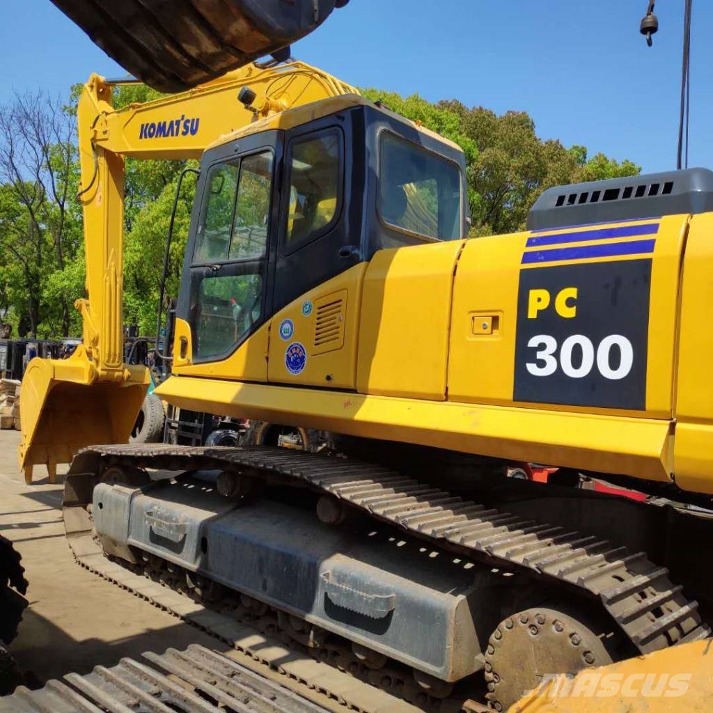 Komatsu PC 300-7 construction excavator Εκσκαφείς με ερπύστριες