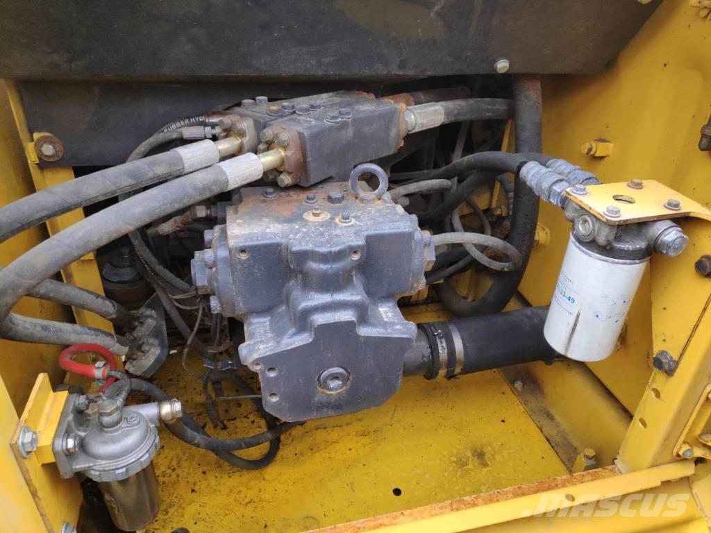 Komatsu PC 300-7 construction excavator Εκσκαφείς με ερπύστριες