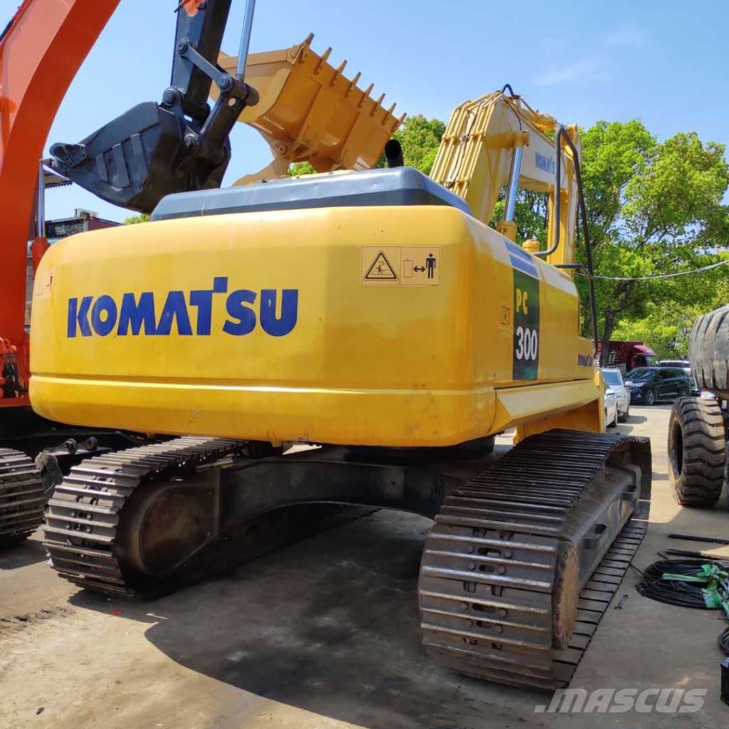 Komatsu PC 300-7 construction excavator Εκσκαφείς με ερπύστριες