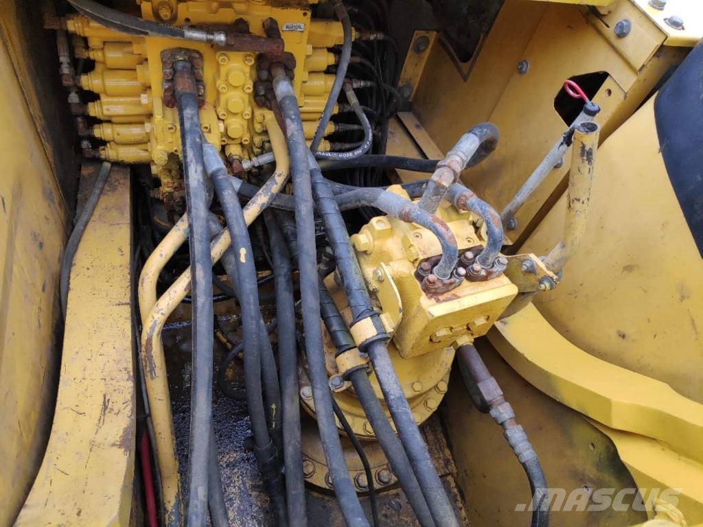 Komatsu PC 300-7 construction excavator Εκσκαφείς με ερπύστριες