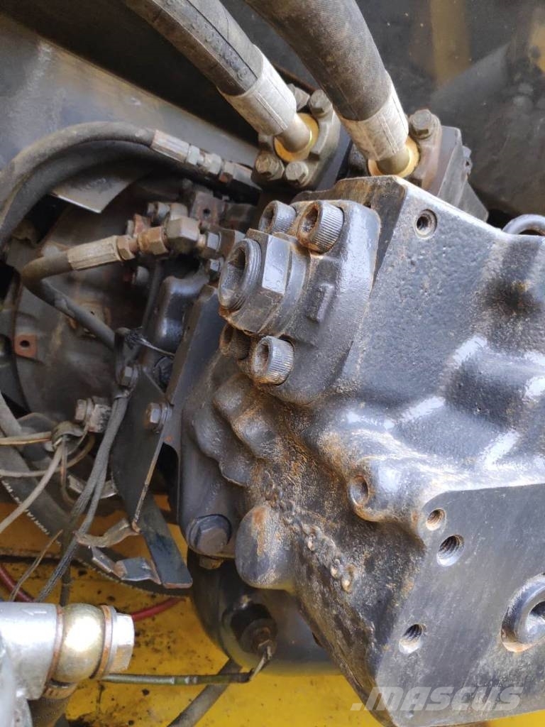 Komatsu PC 300-7 construction excavator Εκσκαφείς με ερπύστριες
