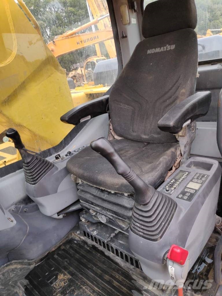 Komatsu PC 300-7 construction excavator Εκσκαφείς με ερπύστριες