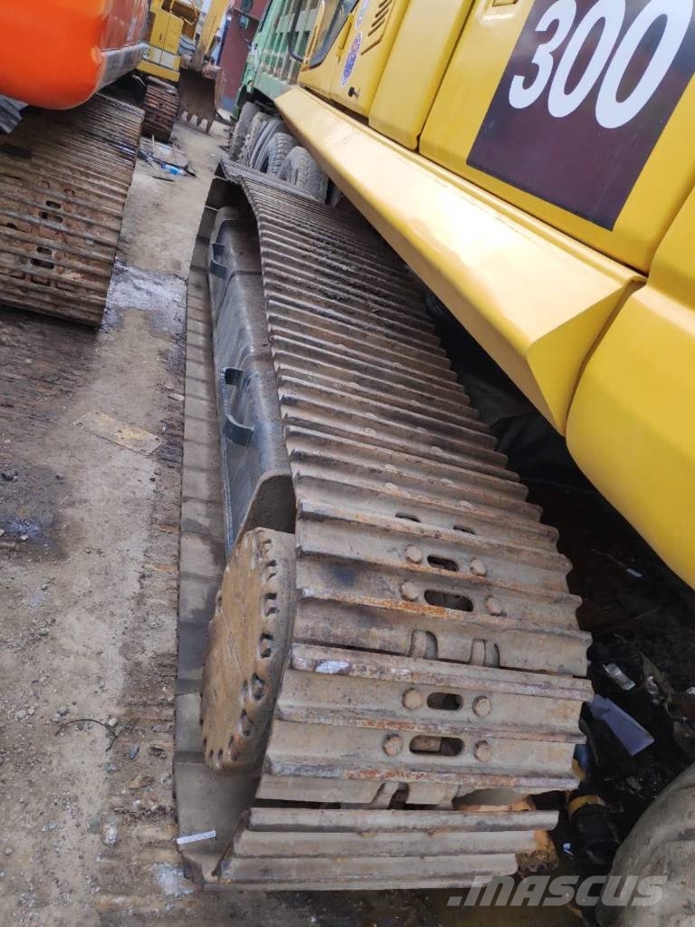 Komatsu PC 300-7 construction excavator Εκσκαφείς με ερπύστριες