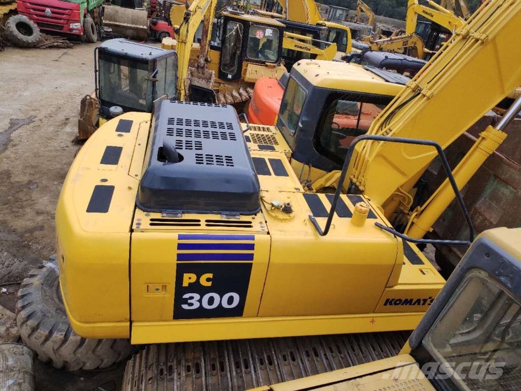 Komatsu PC 300-7 construction excavator Εκσκαφείς με ερπύστριες