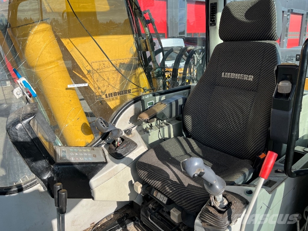 Liebherr 904 / Engcon, Kauha, Rasvari, Lämmitin Excavadoras sobre orugas