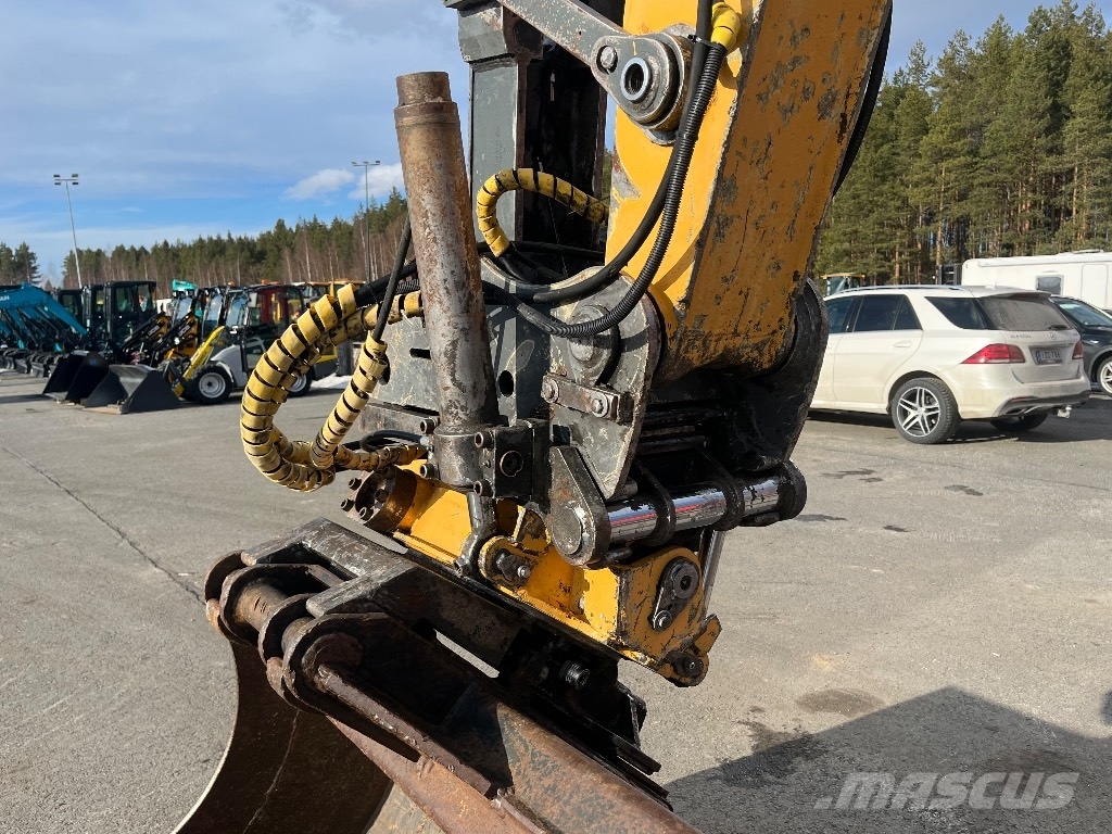 Liebherr 904 / Engcon, Kauha, Rasvari, Lämmitin Excavadoras sobre orugas