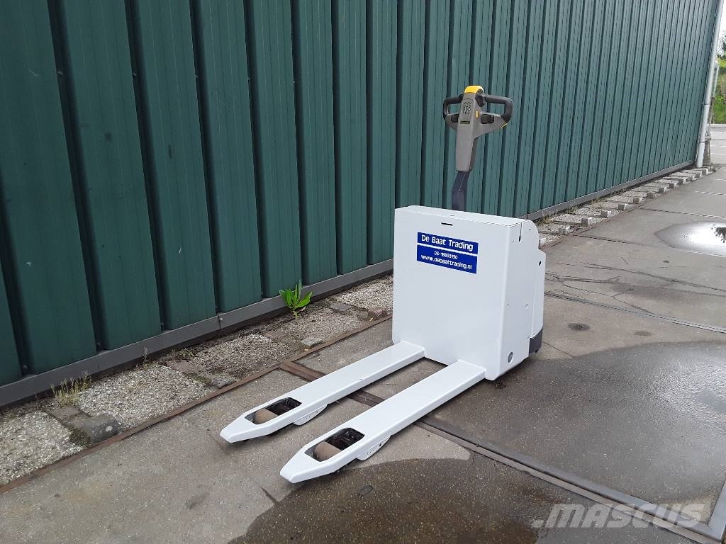 Nissan PLL160 Pedestrian power pallet trucks