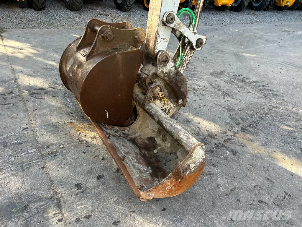 Takeuchi TB 290 حفارات وسط 7 طن - 12 طن