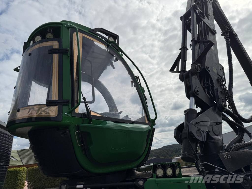 John Deere 1270 G Harvesterit