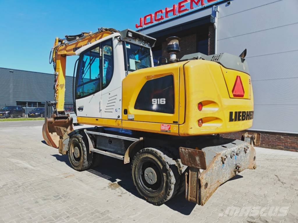 Liebherr A 916 Litronic Pelle sur pneus