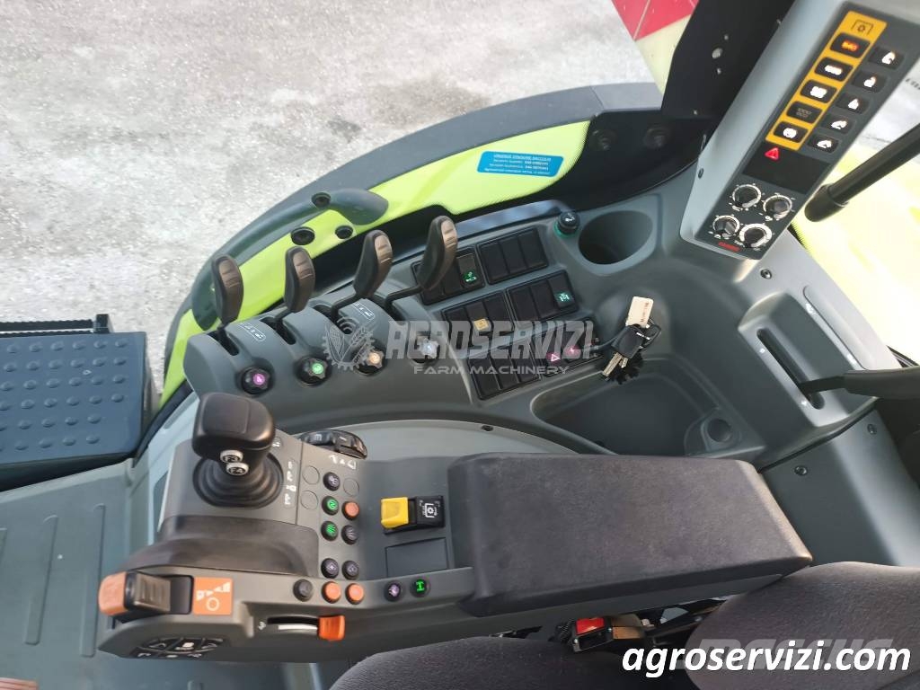CLAAS AXION 830 Tractores