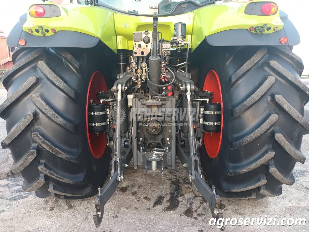 CLAAS AXION 830 Tractores