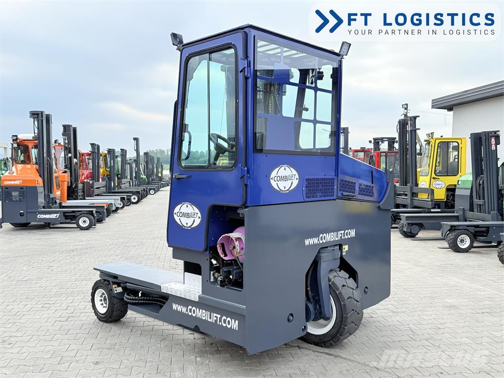 Combilift C4000S | GAS | TRIPLEX 5550MM | FREE-LIFT | FORK-P 4 vías o cuatro caminos