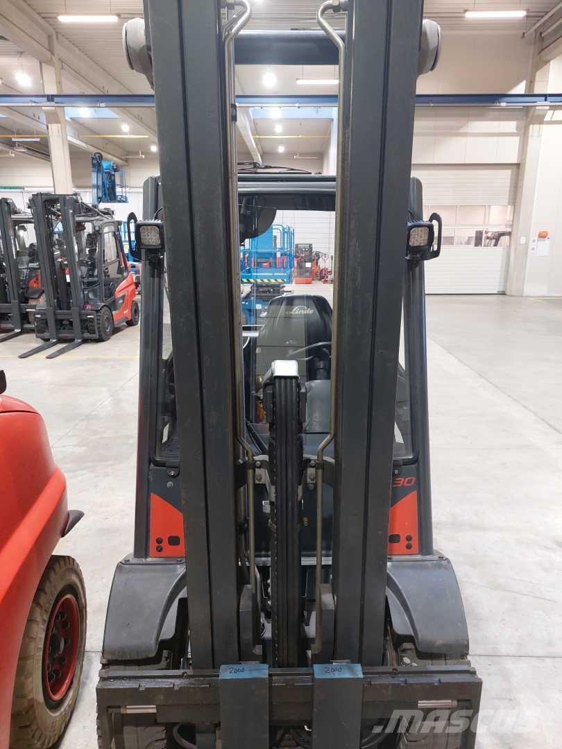 Linde H30D Дизельні навантажувачі