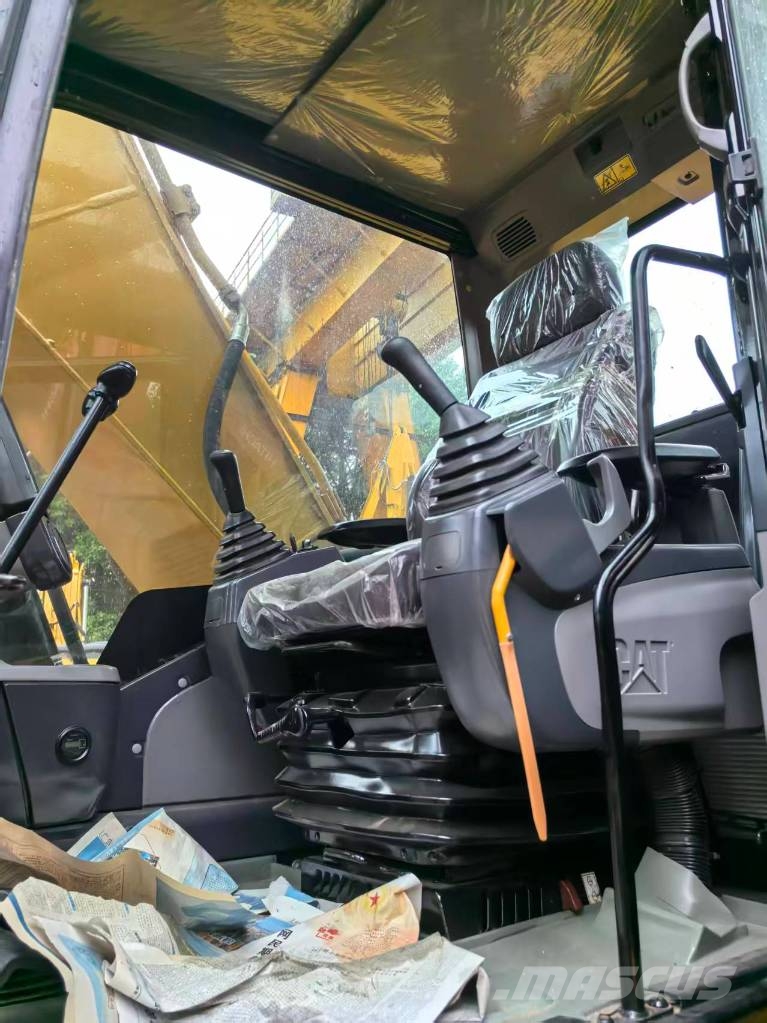 CAT 323D2 Pásová rýpadla