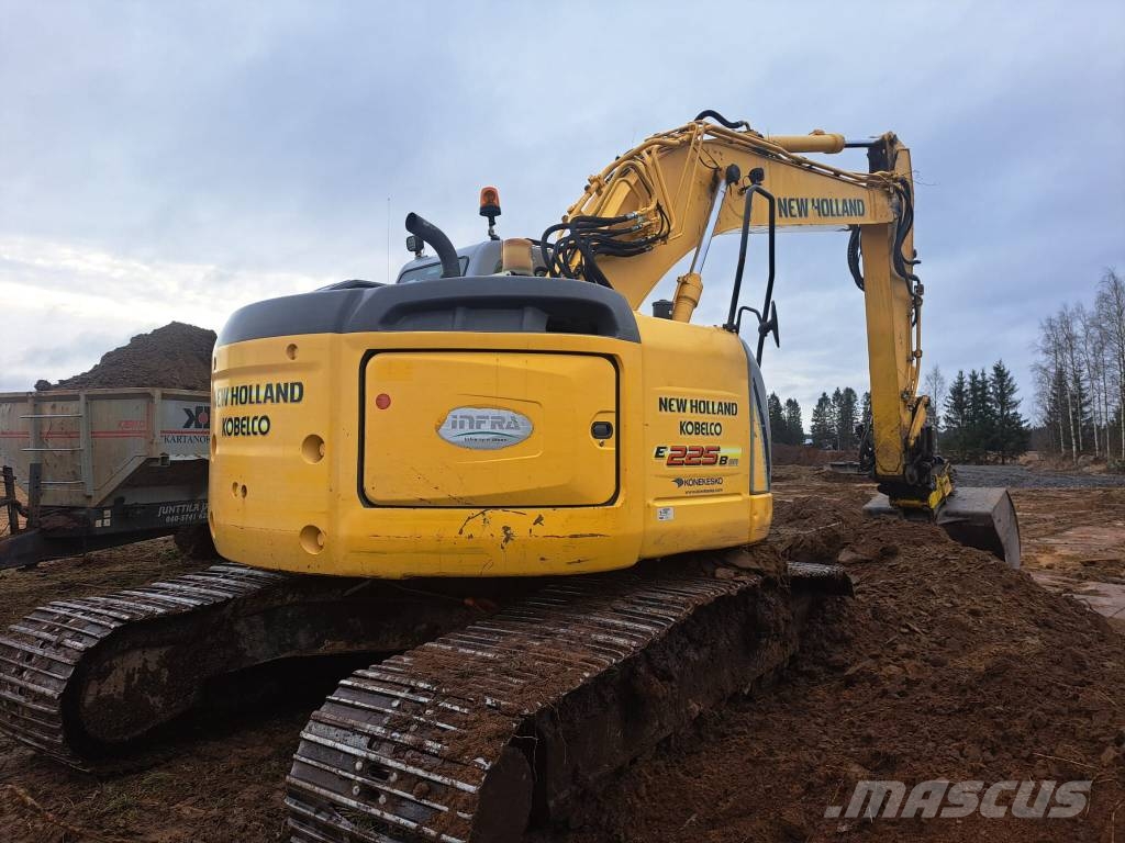 New Holland Kobelco E225 BSR Crawler excavators