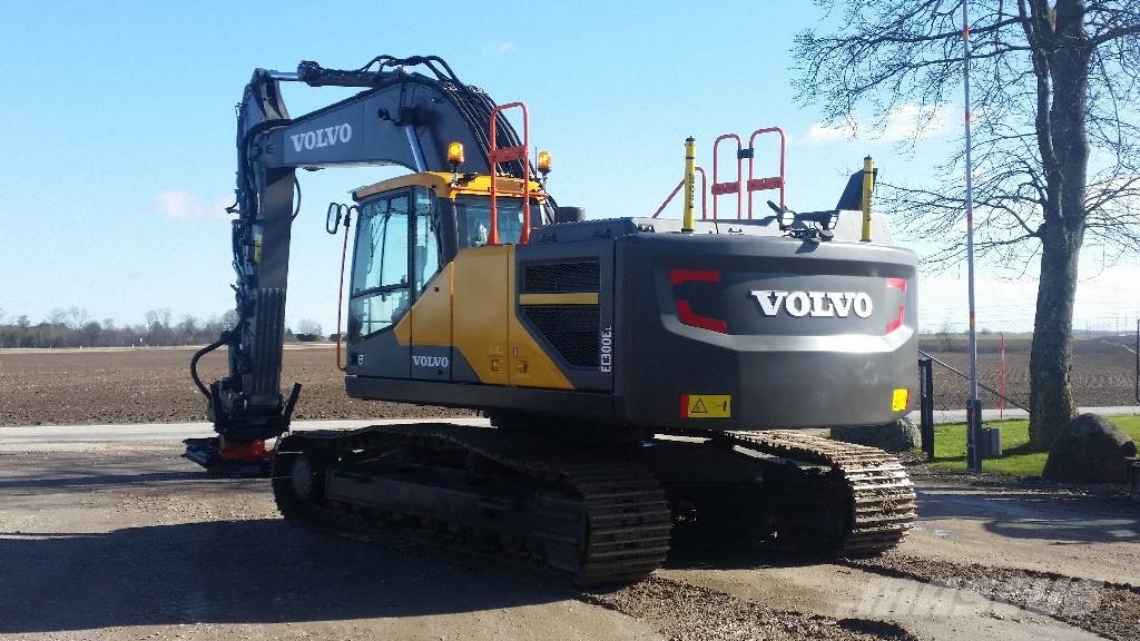 Volvo EC 300 E , Uthyres 履带挖掘机