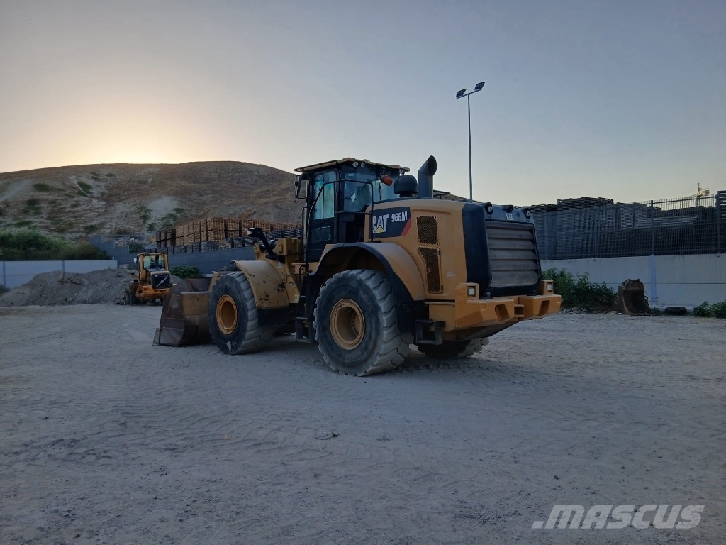 CAT 966 M Kolesni nakladalci