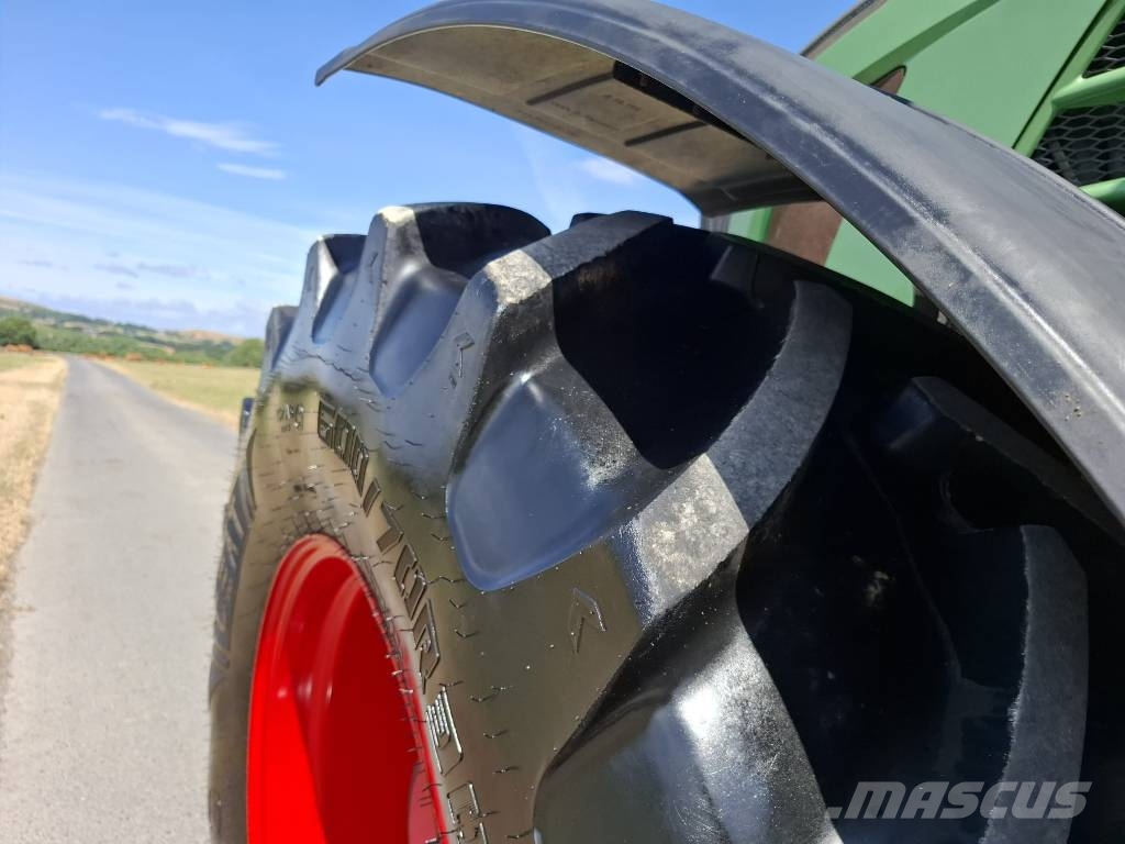 Fendt 828 Vario Profi Plus Traktorji