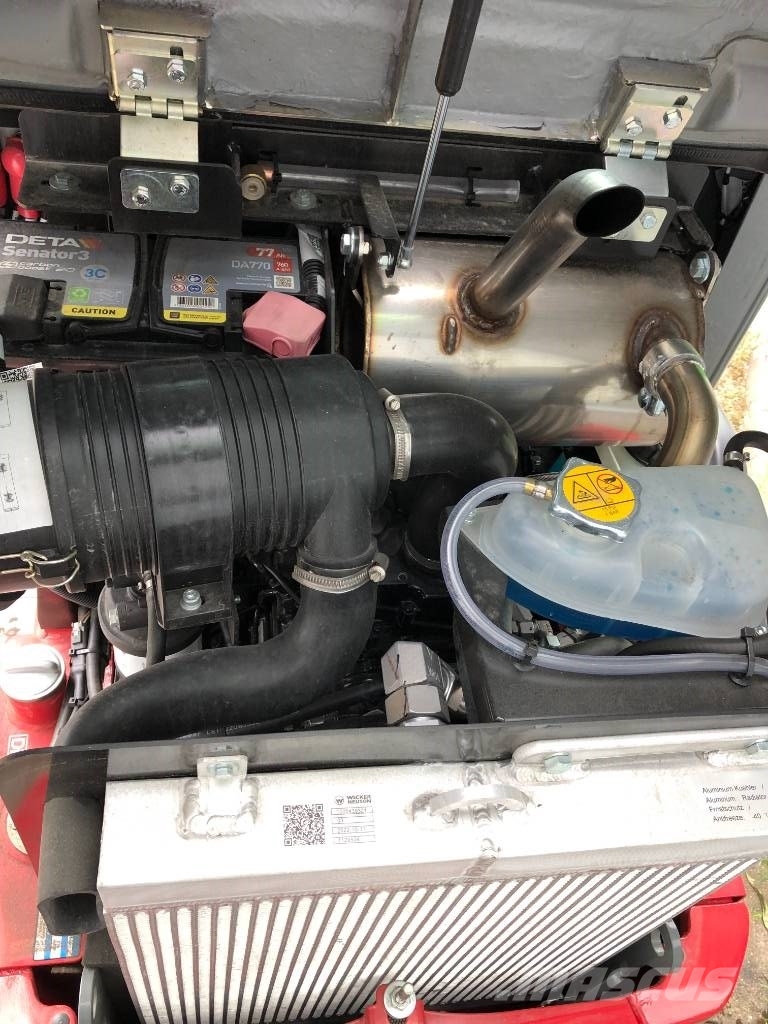 Weidemann 1260 LP Večnamenski nakladalci