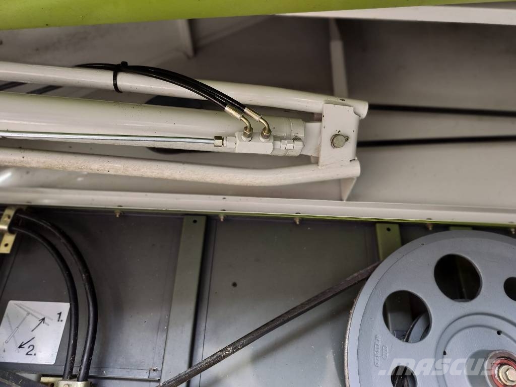 CLAAS Medion 310 Θεριζοαλωνιστικές μηχανές