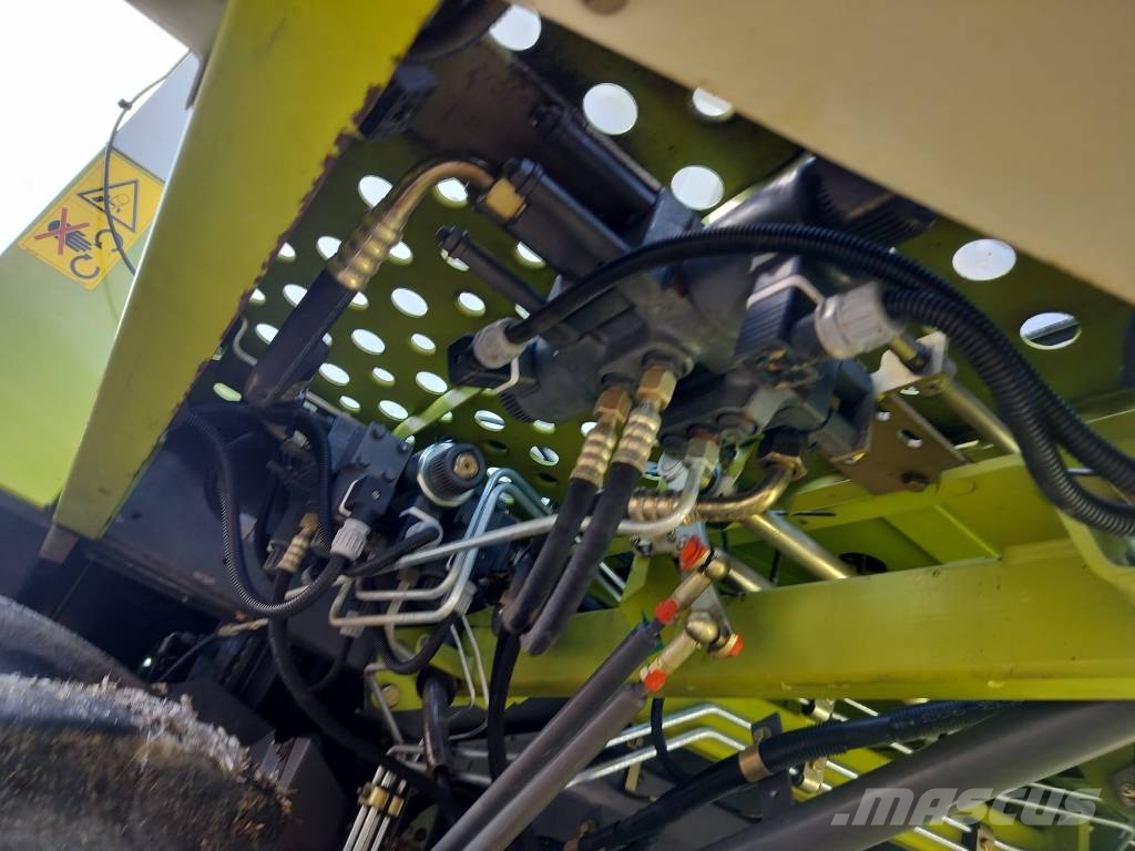 CLAAS Medion 310 Θεριζοαλωνιστικές μηχανές
