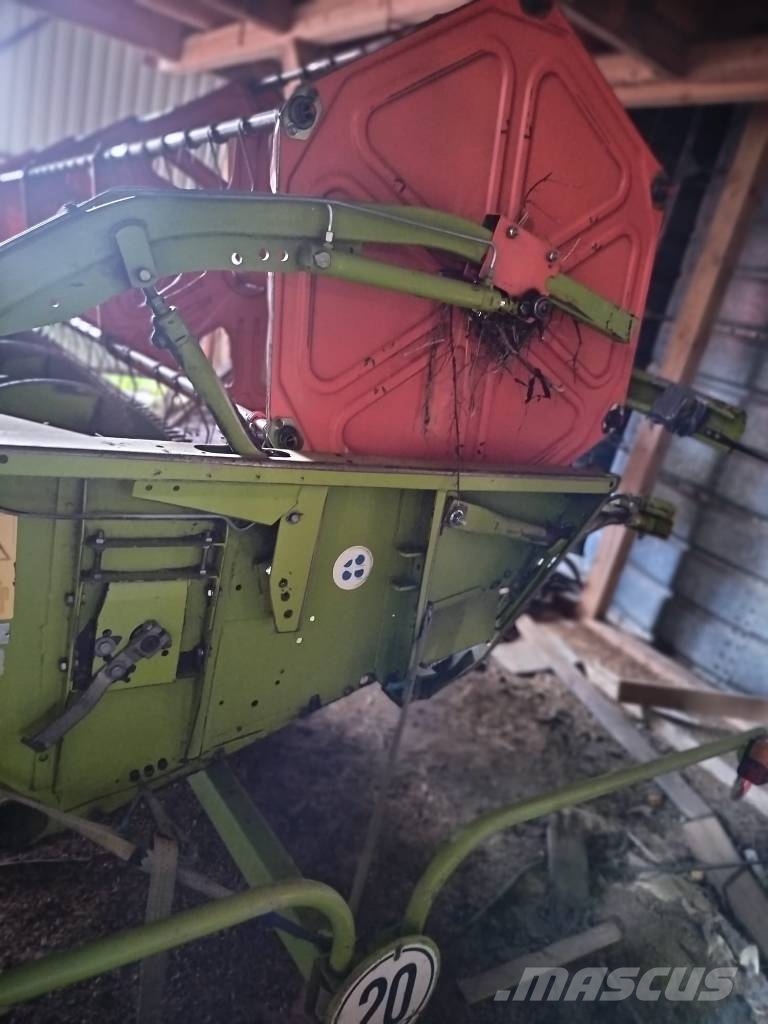 CLAAS Medion 310 Θεριζοαλωνιστικές μηχανές