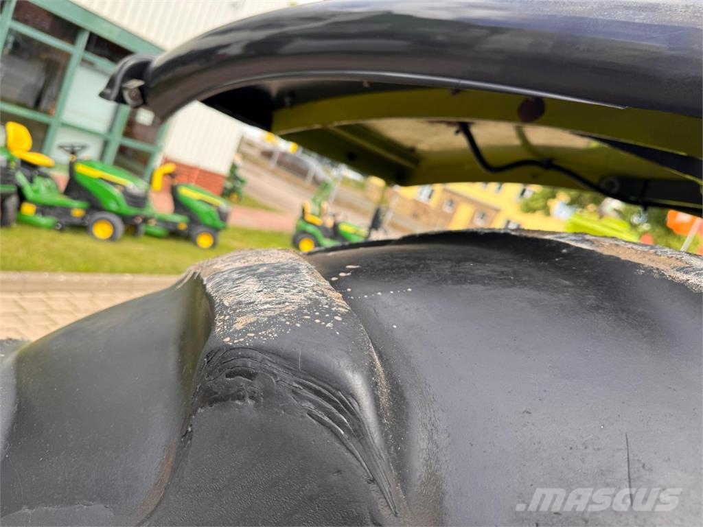 CLAAS XERION 3300 TRAC VC Traktorer