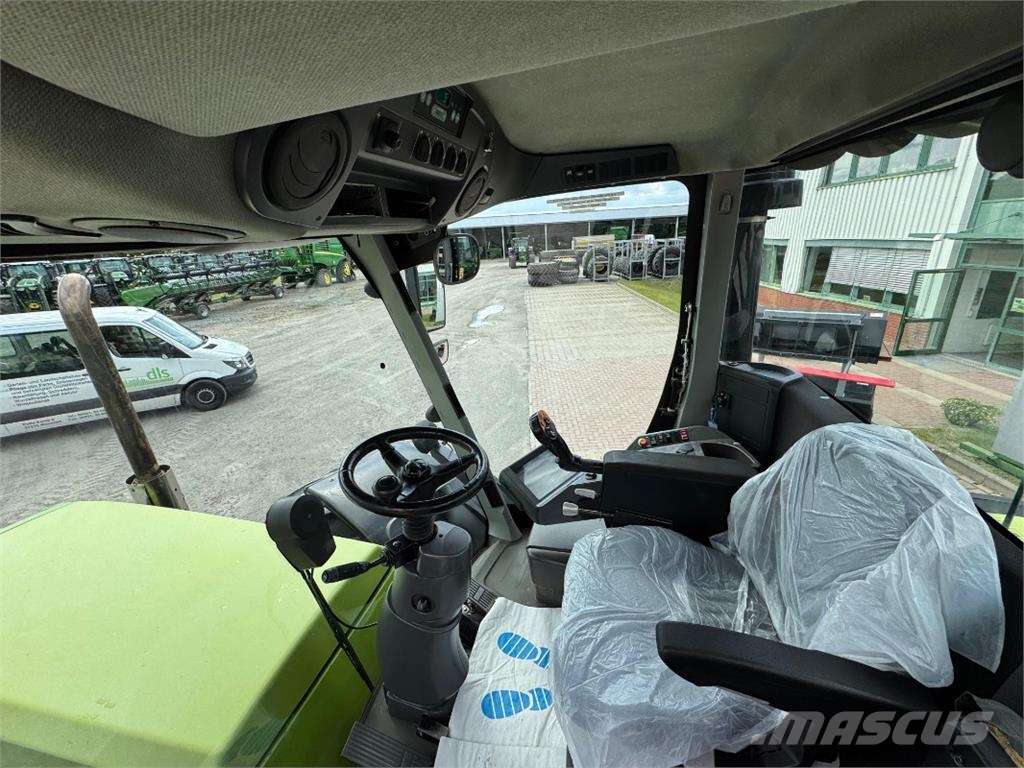 CLAAS XERION 3300 TRAC VC Traktorer