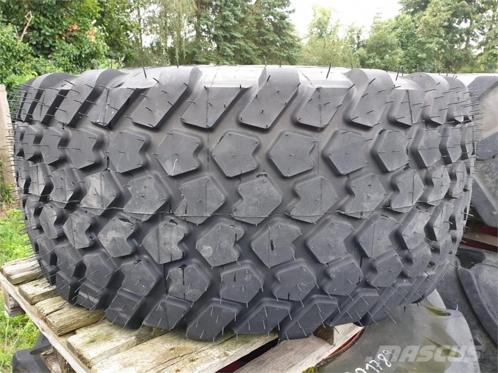 20.5R22.5 Tyres, wheels and rims